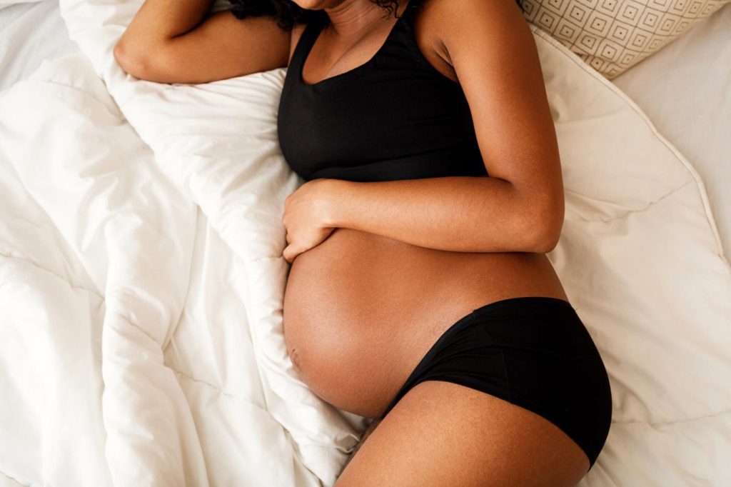 Women suffer from dyspareunia after childbirth.